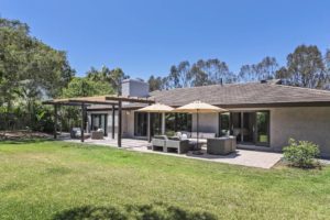 A vacation rental backyard to relax in after exploring Santa Barbara breweries. 